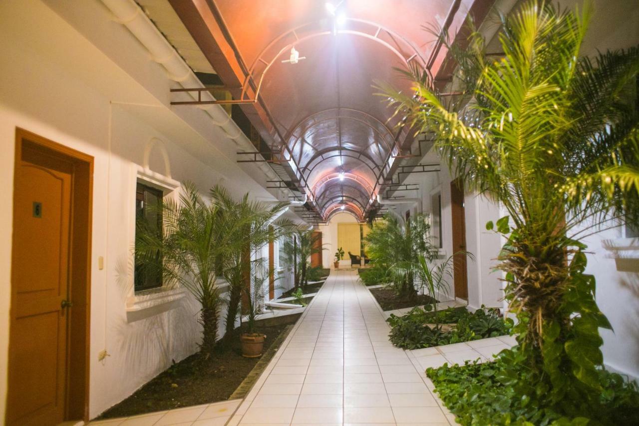 Provincia Santo Domingo Hotel Managua Exterior photo